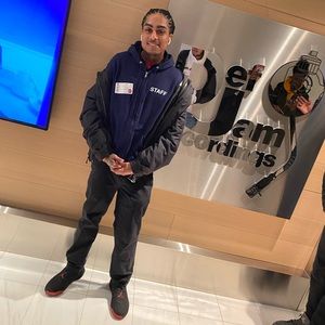 Meet your Posher, Wesley